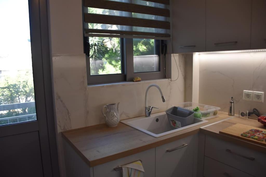 Seashell Apartment -Near The Beach Artemida  Buitenkant foto