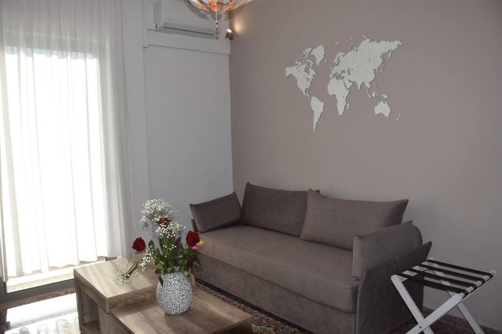 Seashell Apartment -Near The Beach Artemida  Buitenkant foto